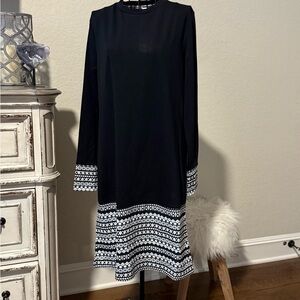Chic Black and White Long Sleeve Dress